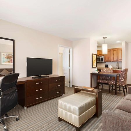 Homewood Suites By Hilton Fargo Exterior photo