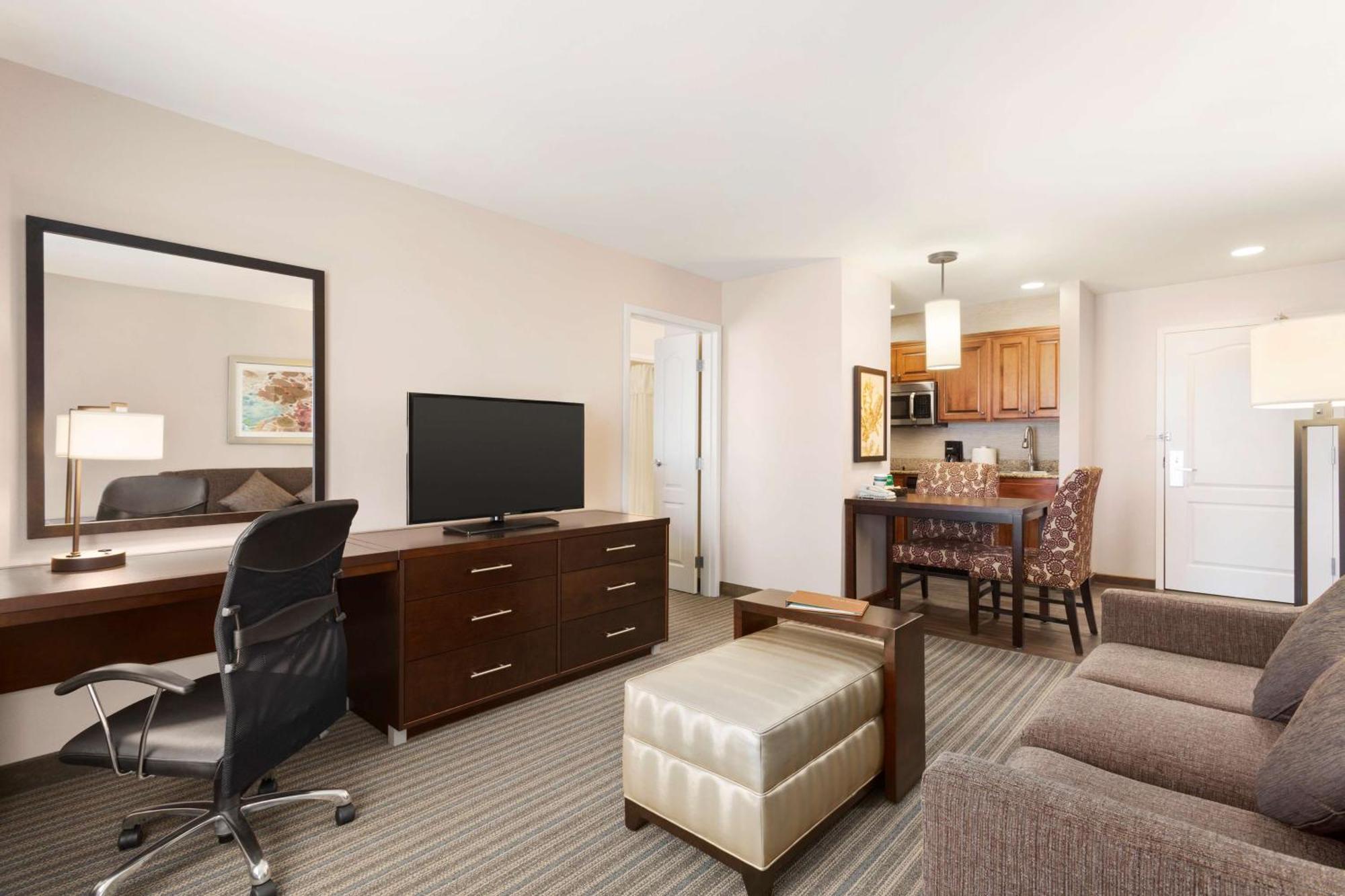 Homewood Suites By Hilton Fargo Exterior photo